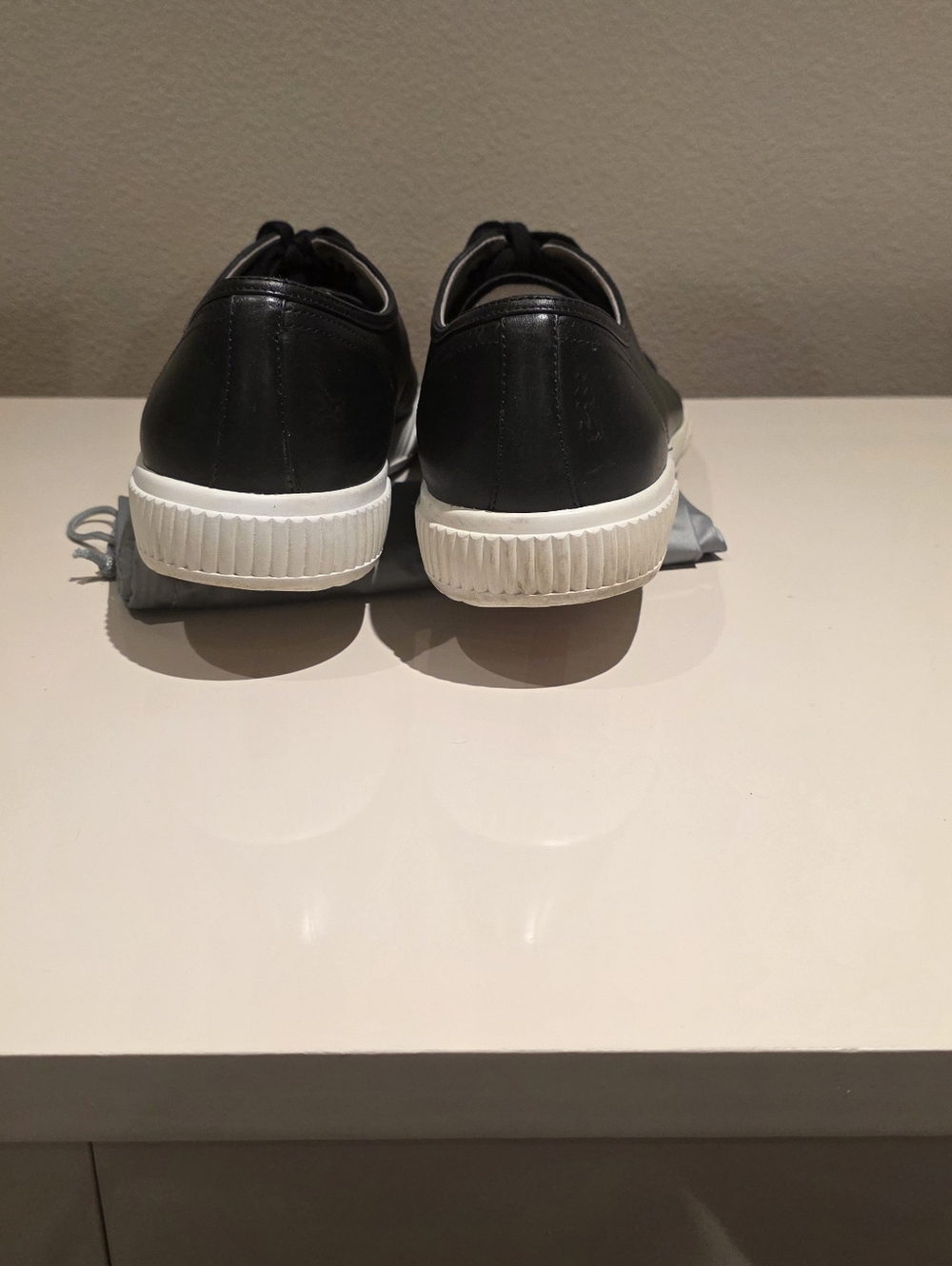 Prada Low Sneakers - Barely Worn - 9.5 LV - US 10.5 - Picture 6 of 8